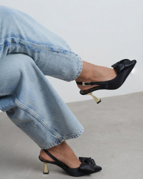 Resim Kadın 9 Cm Stiletto Arkası Açık Kurdeleli Gold Topuk Şık Topuklu Ayakkabı